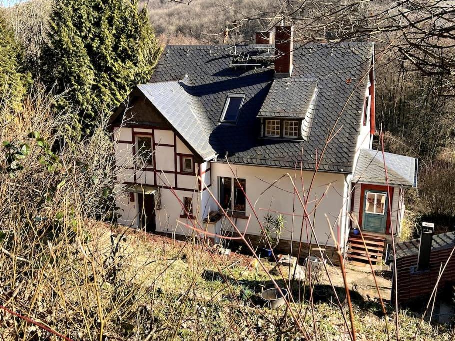 Schönes Forsthaus mitten in der Natur