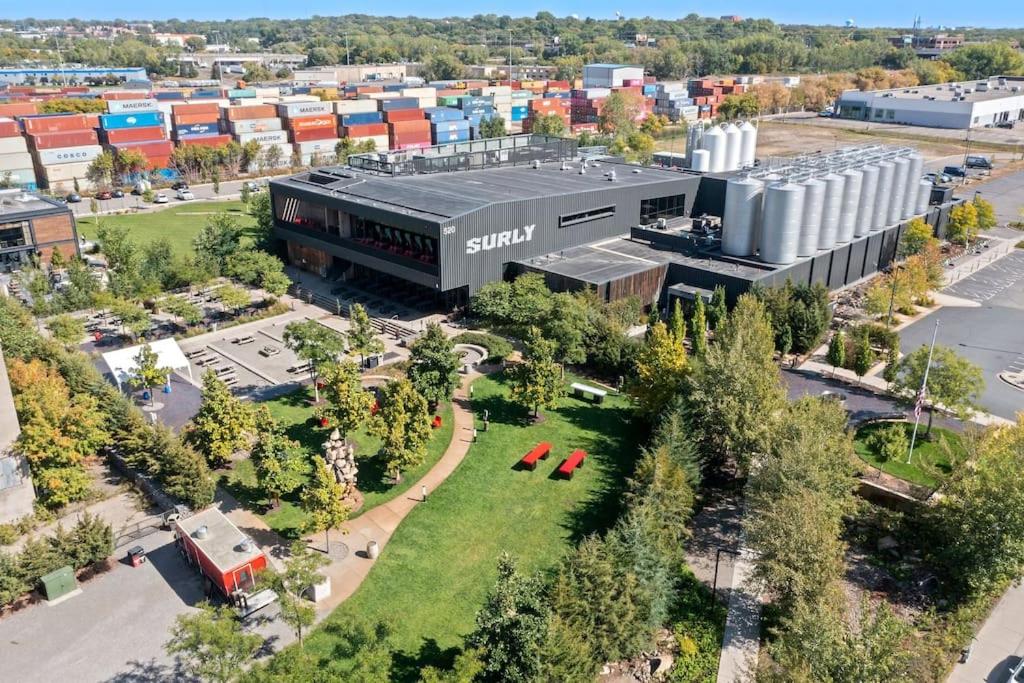 Minneapolis University DT, Garage, BBQ, Pet Friendly view 5