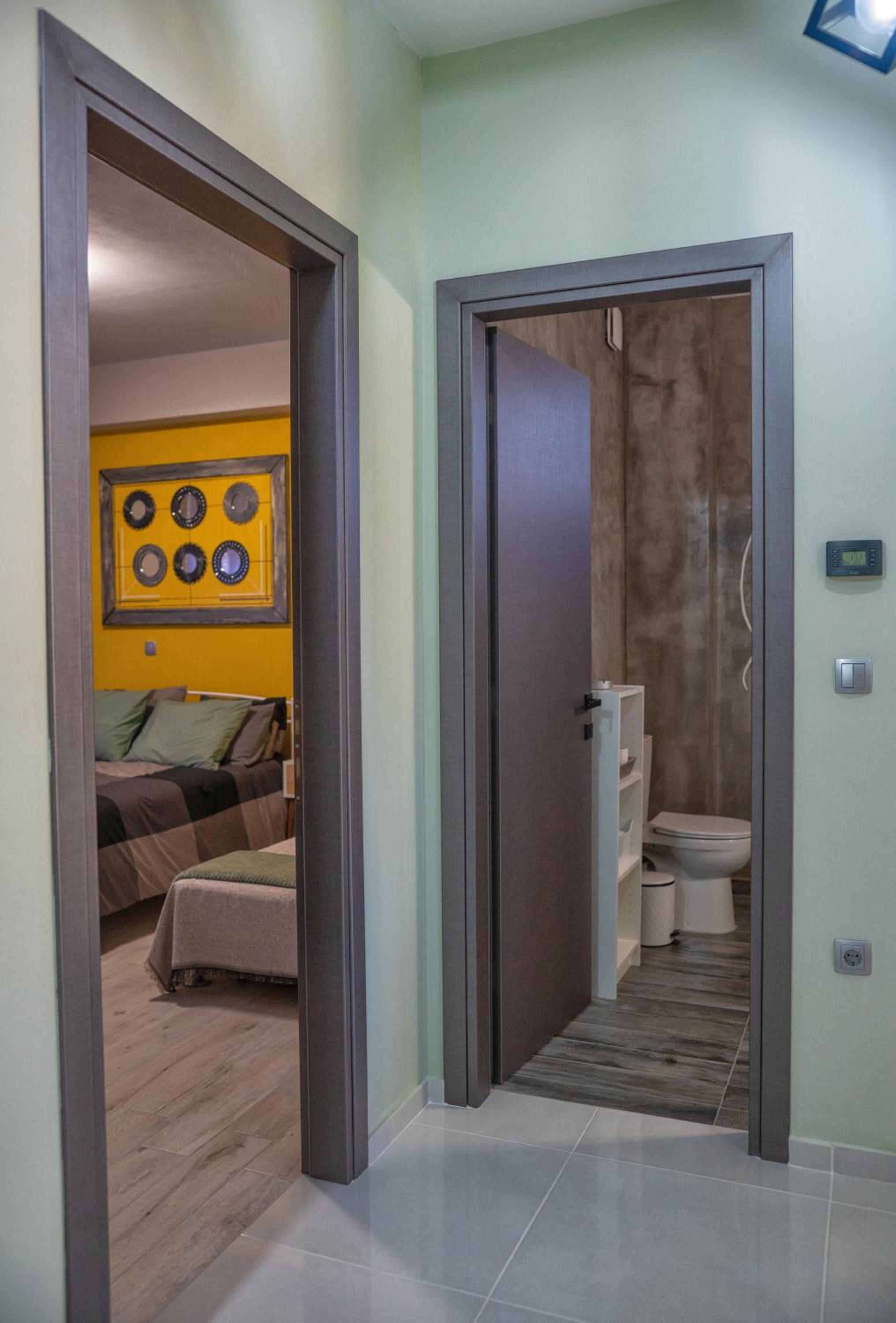 Roumvini's Apartment