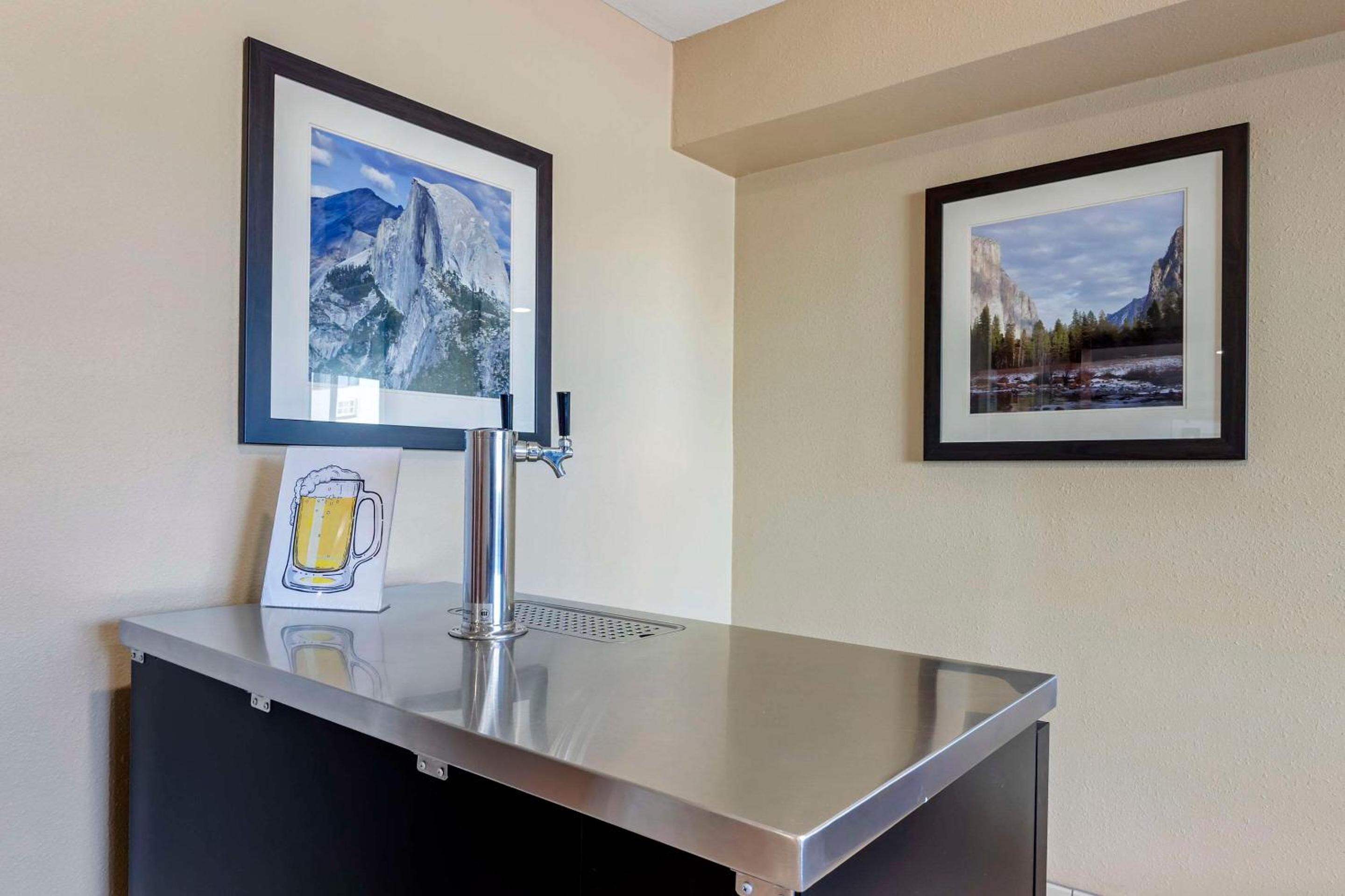 Miscellaneous Market Vacations - Comfort Inn  Suites Rocklin - Roseville - Property Image 4