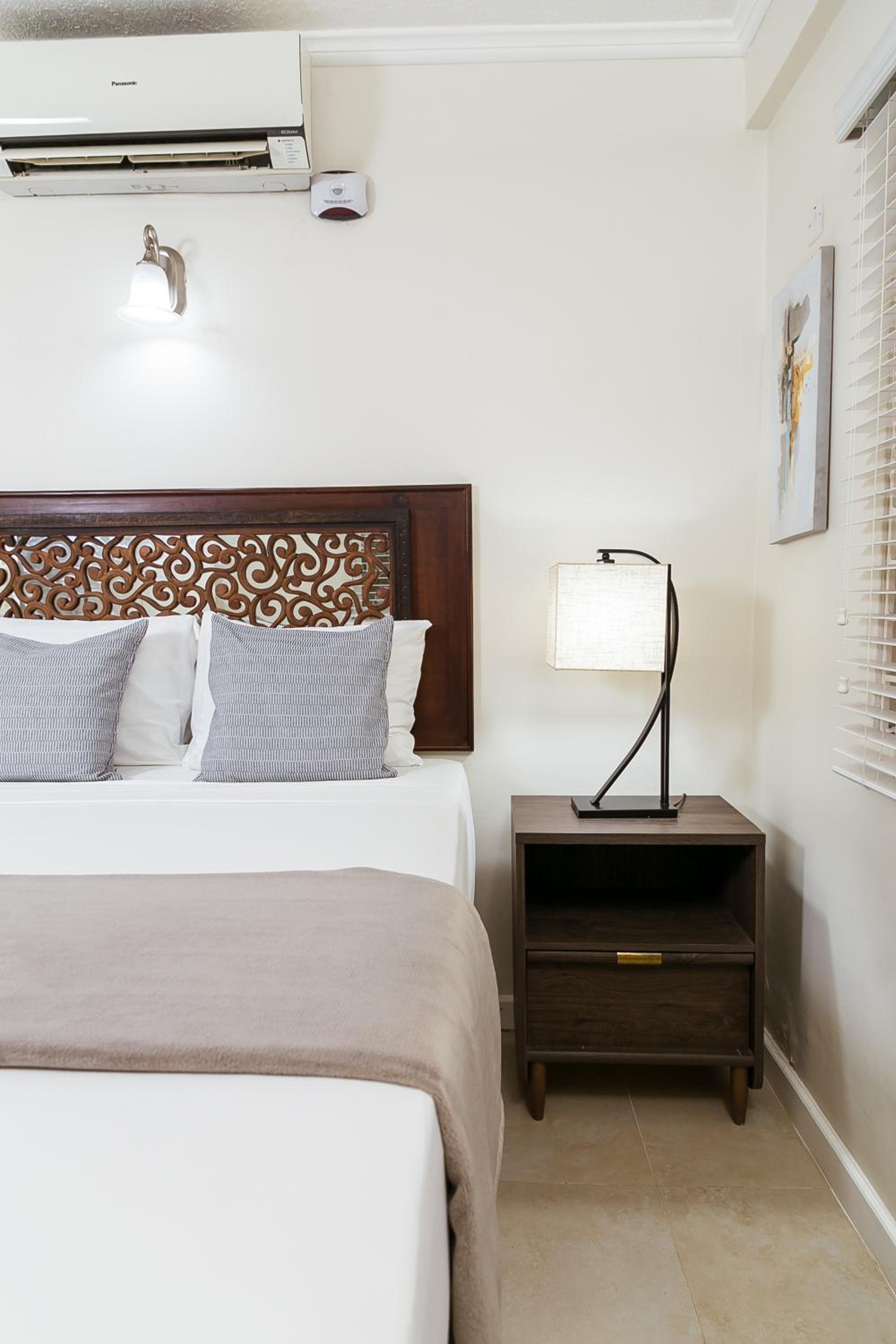 AquaHaven Retreat in Kingston view 3