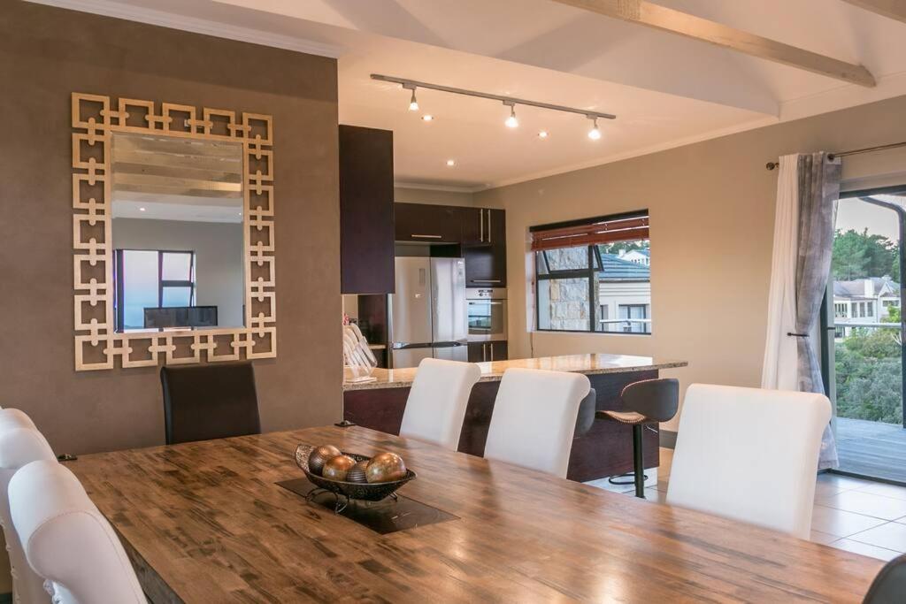 Luxury , Views and Style on Pezula view 4