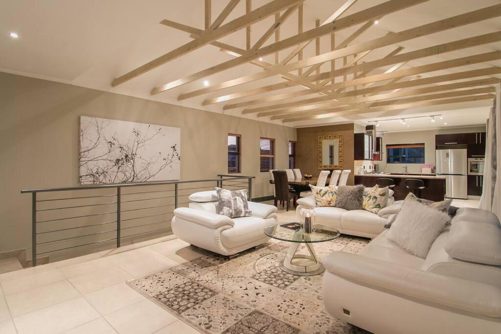 Luxury , Views and Style on Pezula view 5