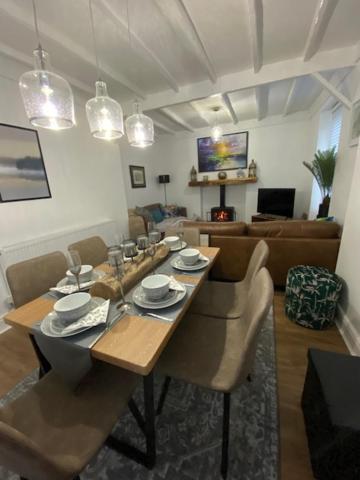 Family Cottage in Llandudno with Parking view 4
