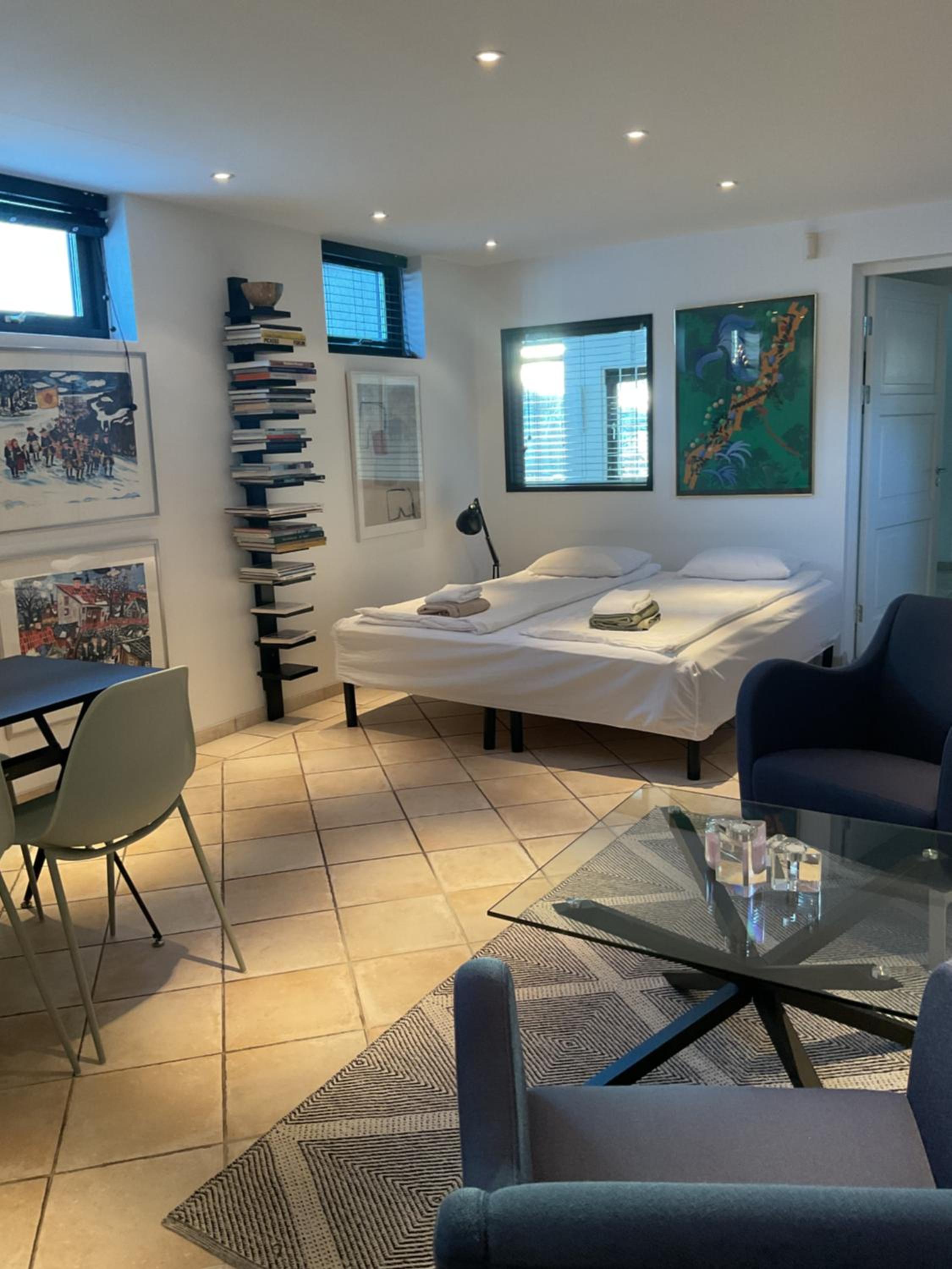 Exclusive rental of the Entire Spacious Ground Floor view 4
