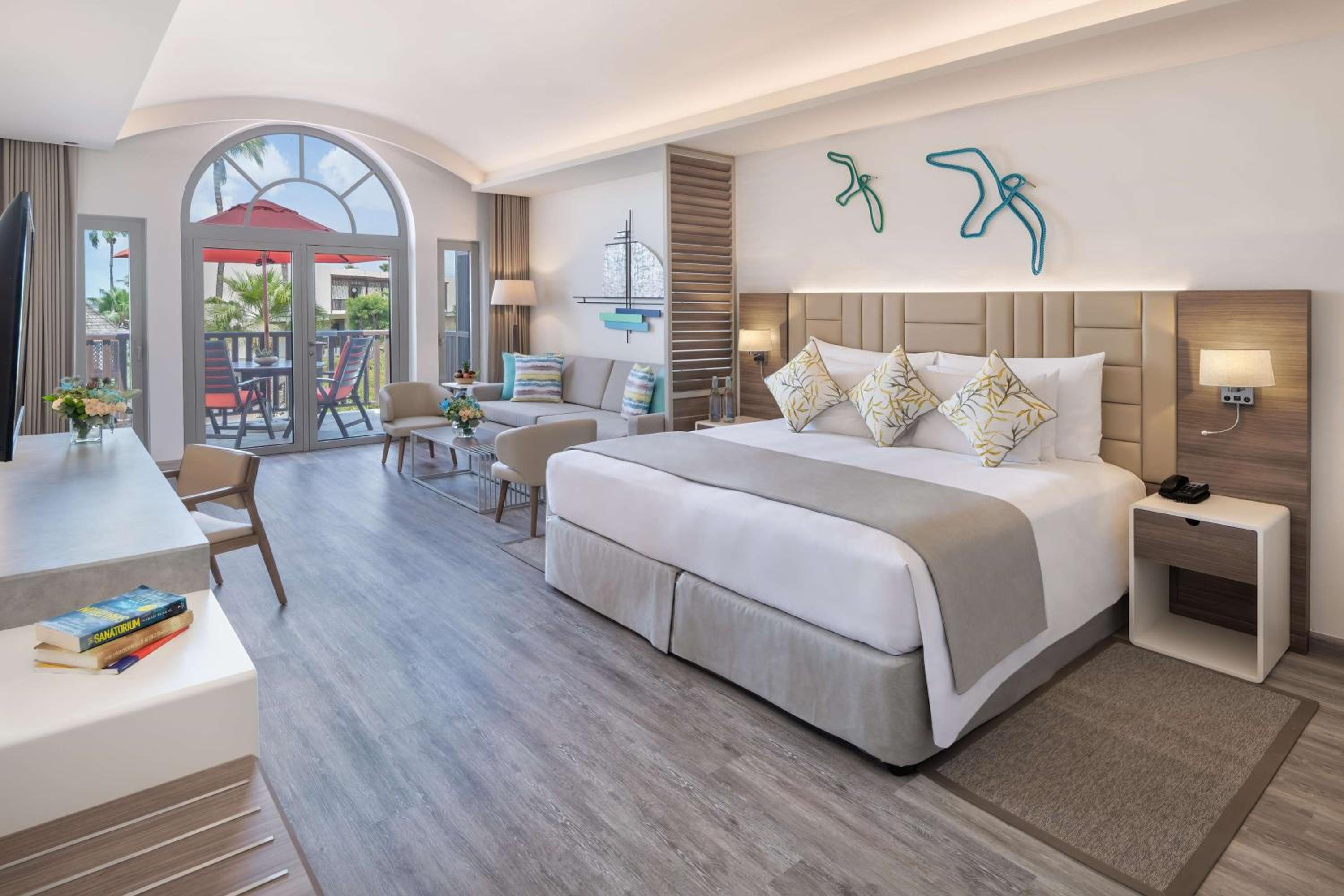 JA Palm Tree Court, Dubai