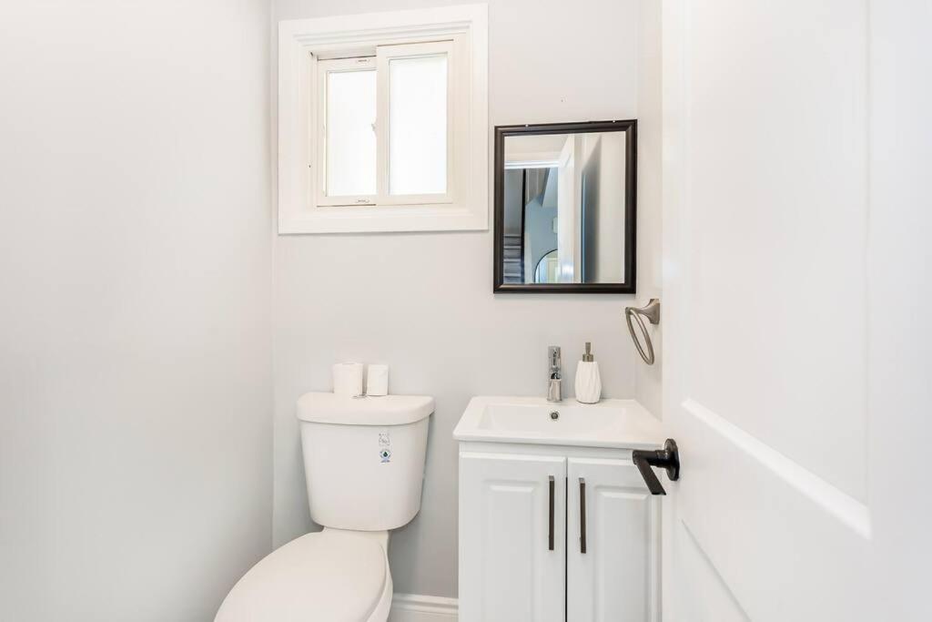 Upscale 3BR/2.5BATH House +Games room and Yard!