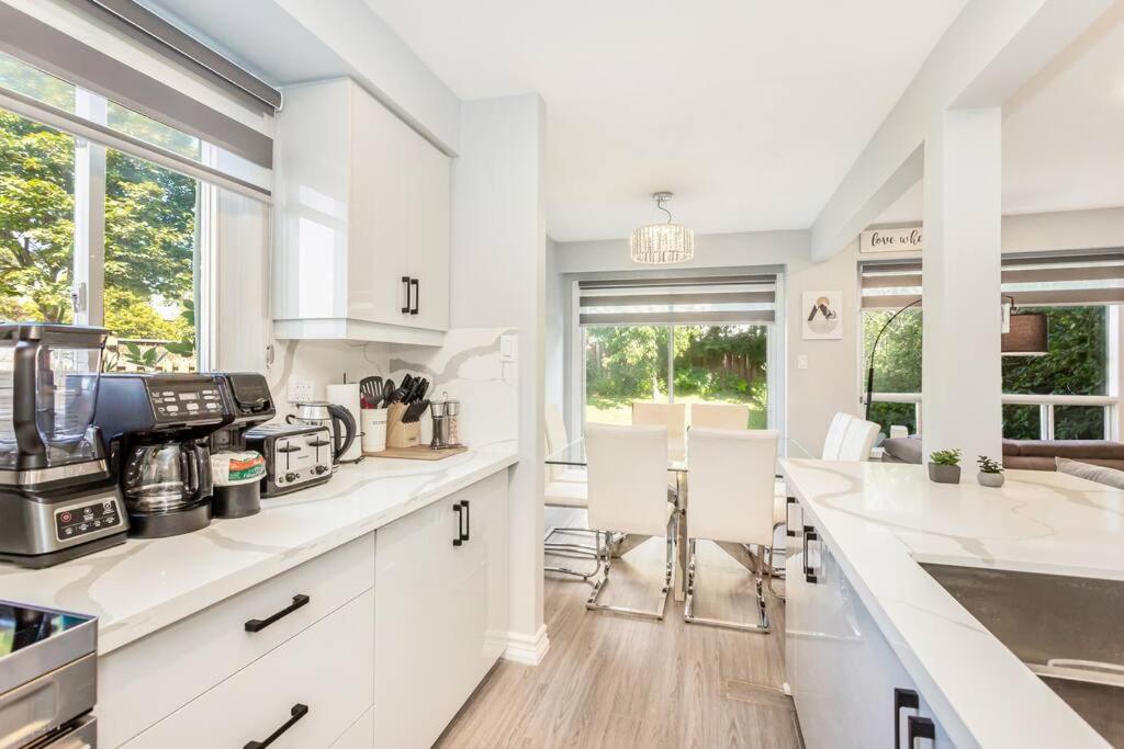 Upscale 3BR/2.5BATH House +Games room and Yard!
