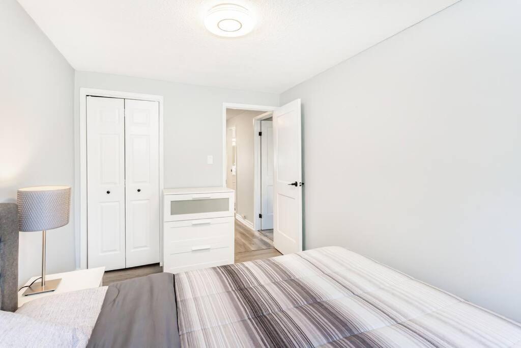 Upscale 3BR/2.5BATH House +Games room and Yard!