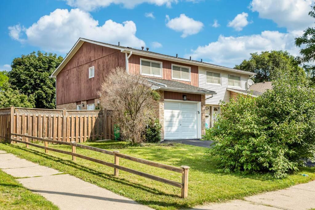 Upscale 3BR/2.5BATH House +Games room and Yard!