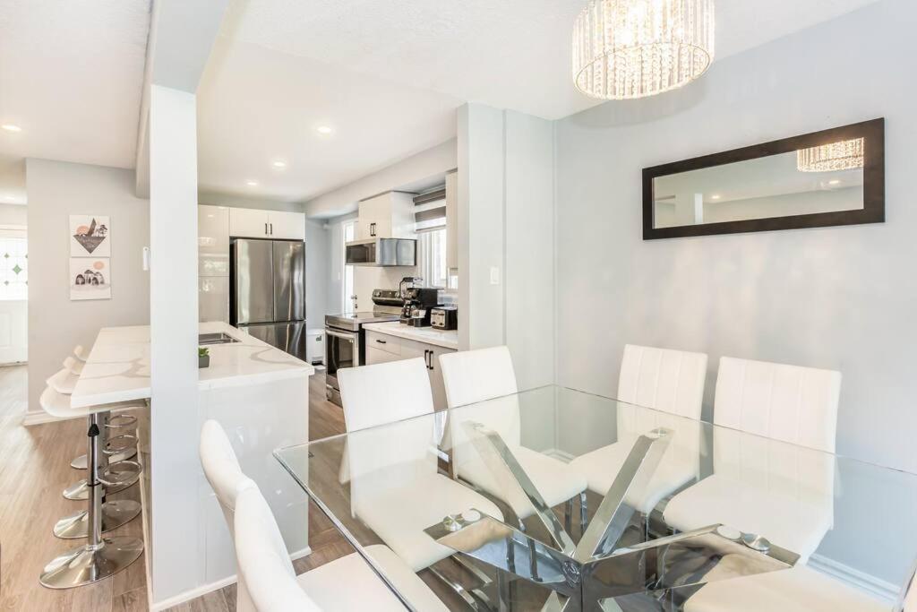 Upscale 3BR/2.5BATH House +Games room and Yard!