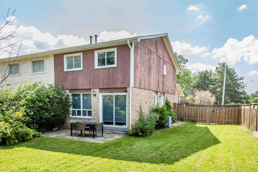Upscale 3BR/2.5BATH House +Games room and Yard!