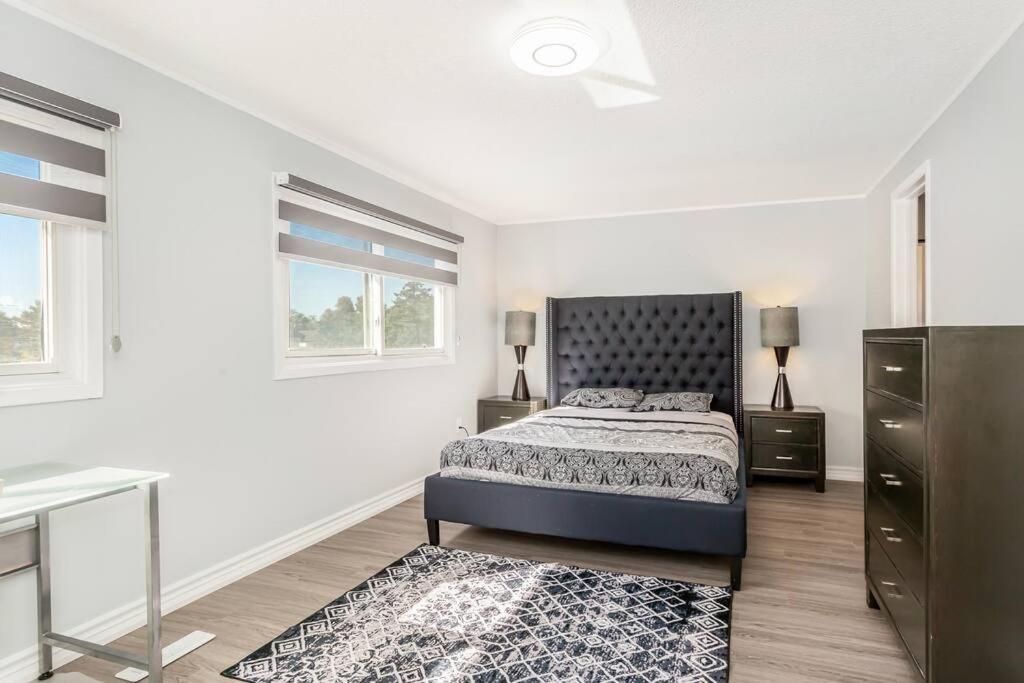 Upscale 3BR/2.5BATH House +Games room and Yard!