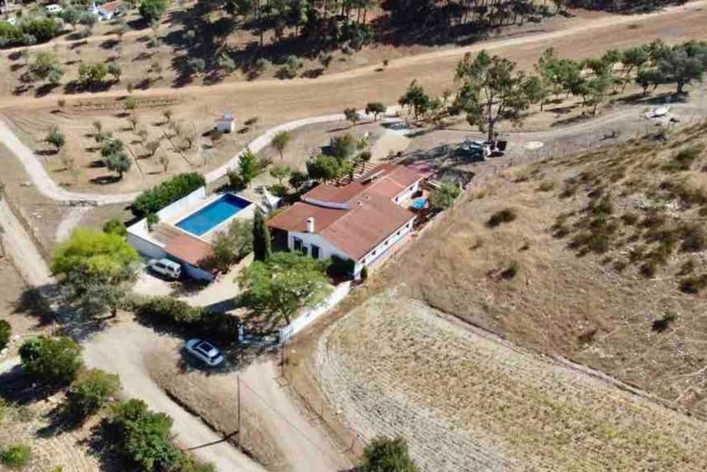 Stunning fazenda w/ beautiful pool and privacy