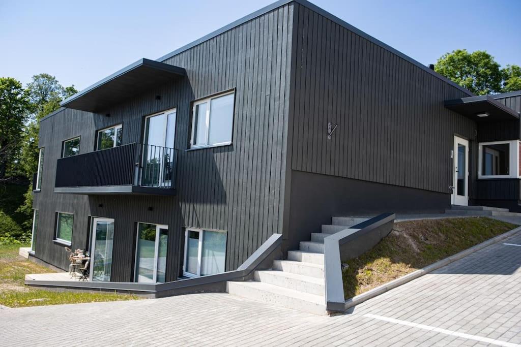 Järvevaatega studio apartment