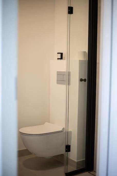 Järvevaatega studio apartment