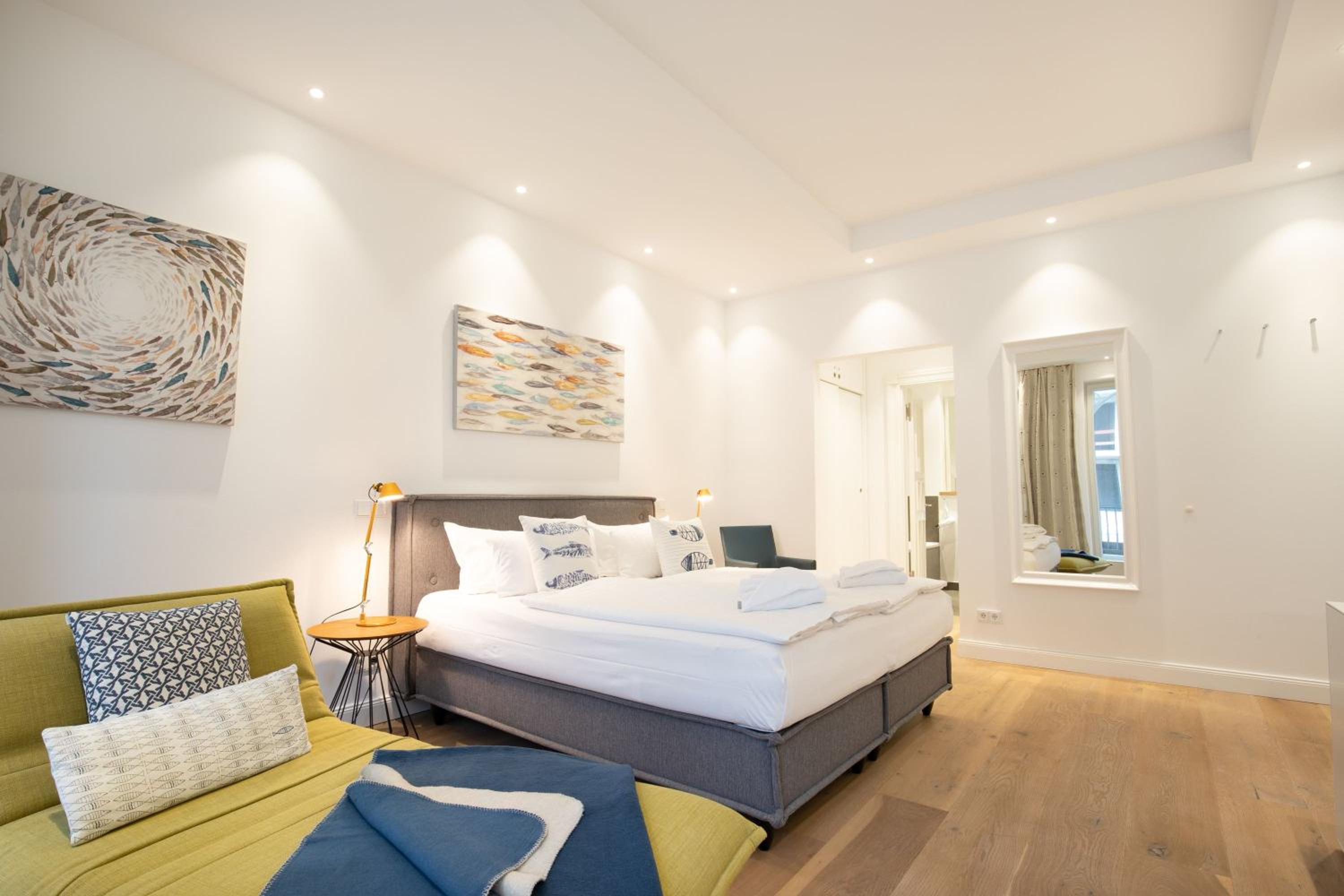 FIRST Bel Etage