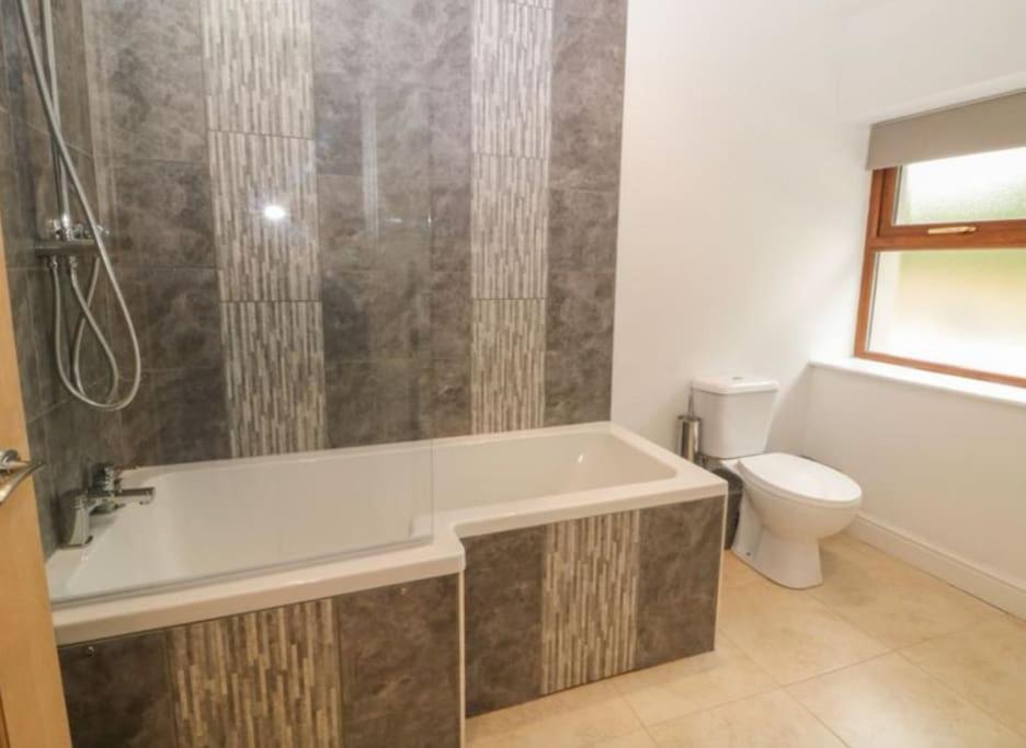 Y BEUDY Cosy 2 bed. Stunning scenery, nr Snowdonia