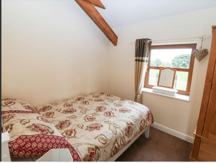 Y BEUDY Cosy 2 bed. Stunning scenery, nr Snowdonia