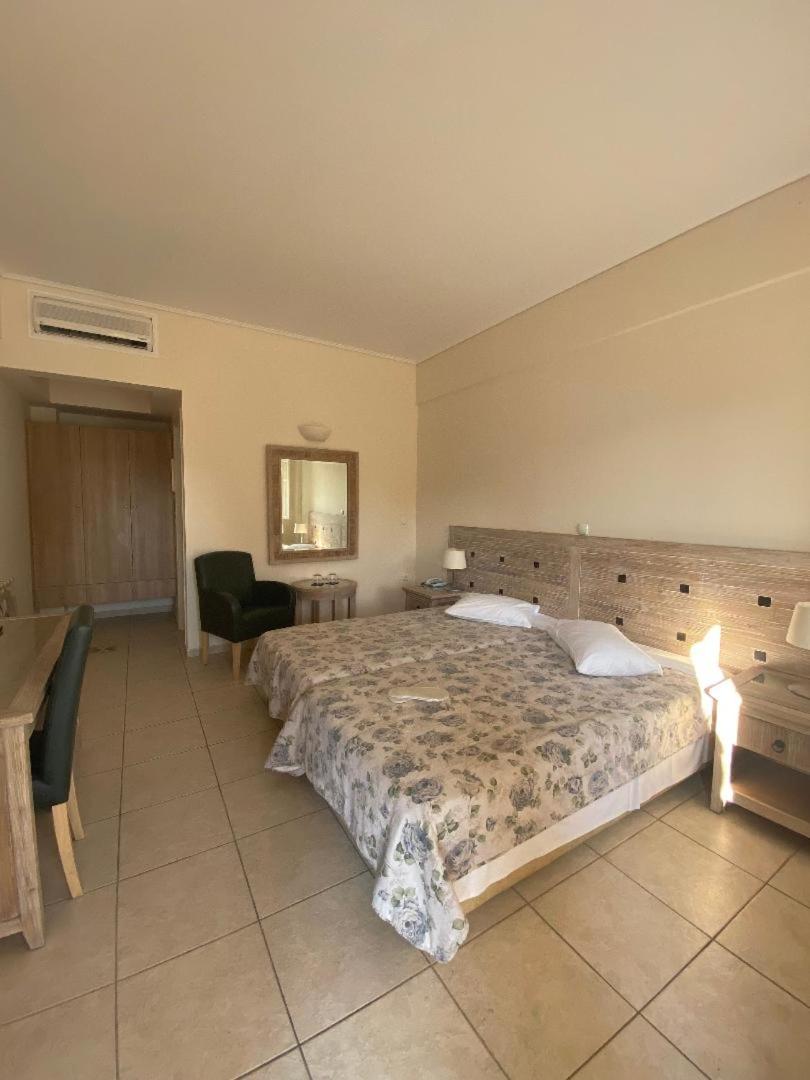Alonissos Beach Bungalows And Suites Hotel
