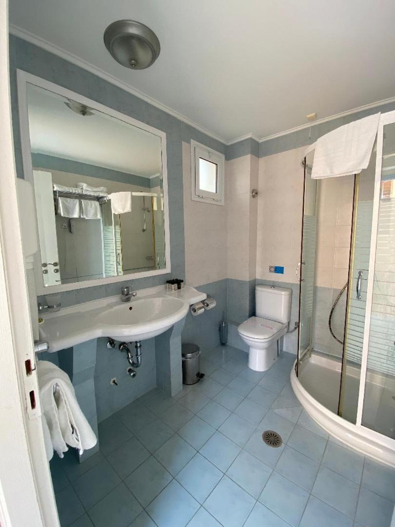 Alonissos Beach Bungalows And Suites Hotel