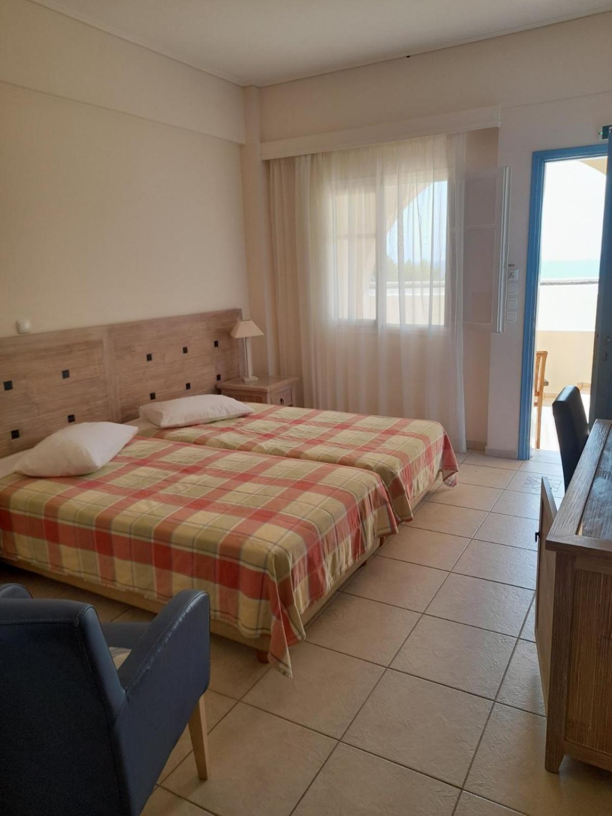 Alonissos Beach Bungalows And Suites Hotel