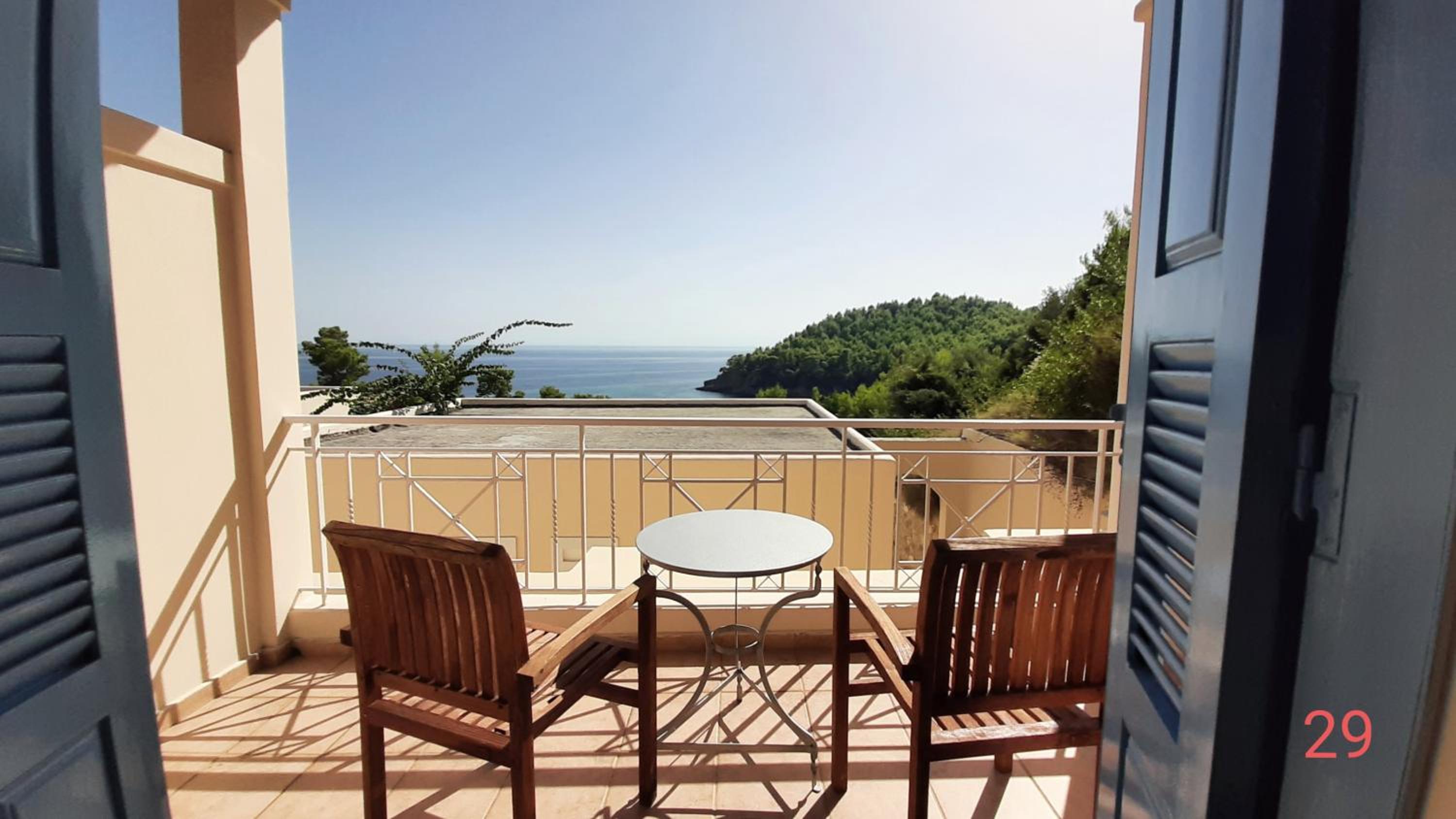 Alonissos Beach Bungalows And Suites Hotel