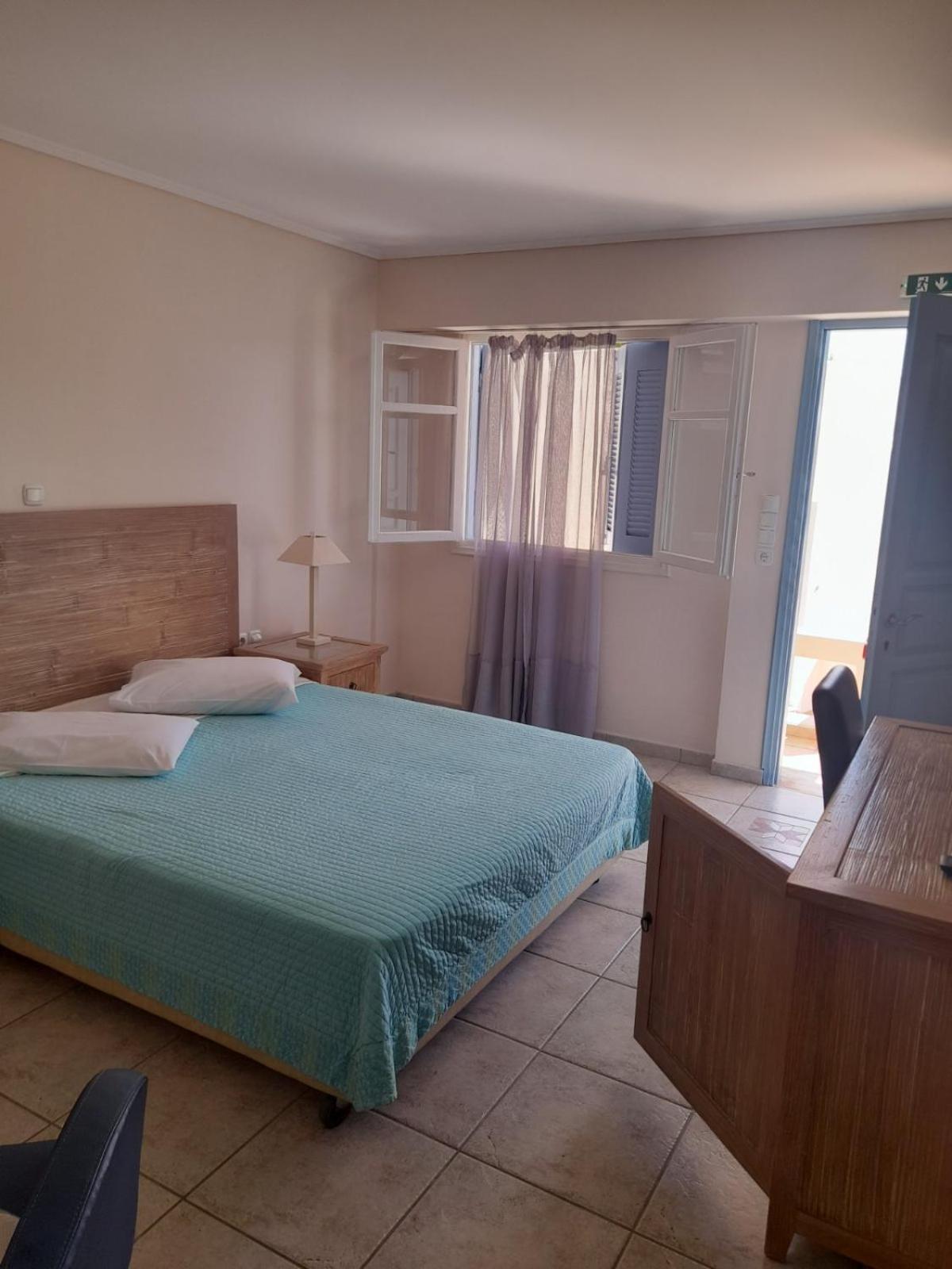 Alonissos Beach Bungalows And Suites Hotel