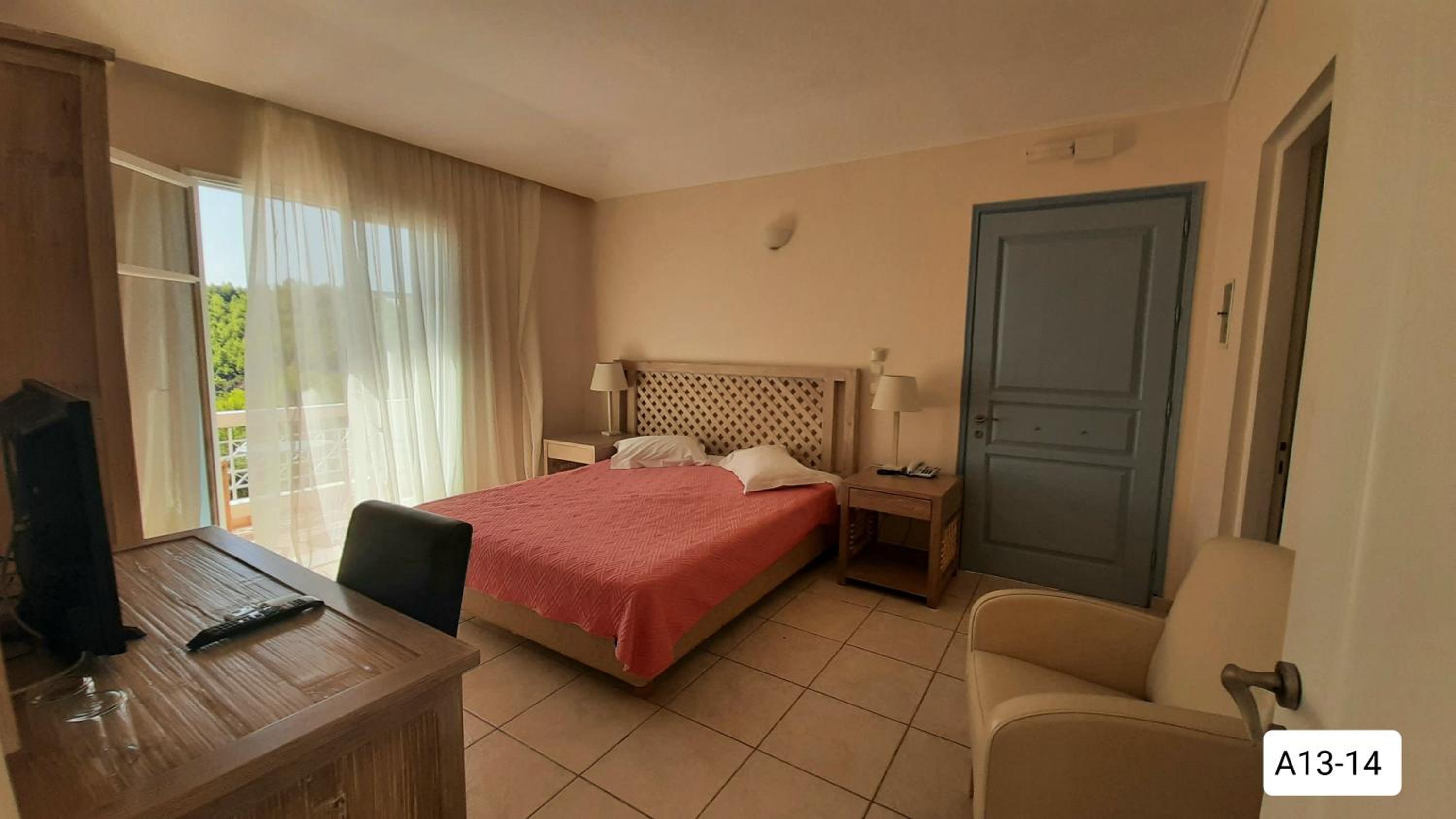 Alonissos Beach Bungalows And Suites Hotel