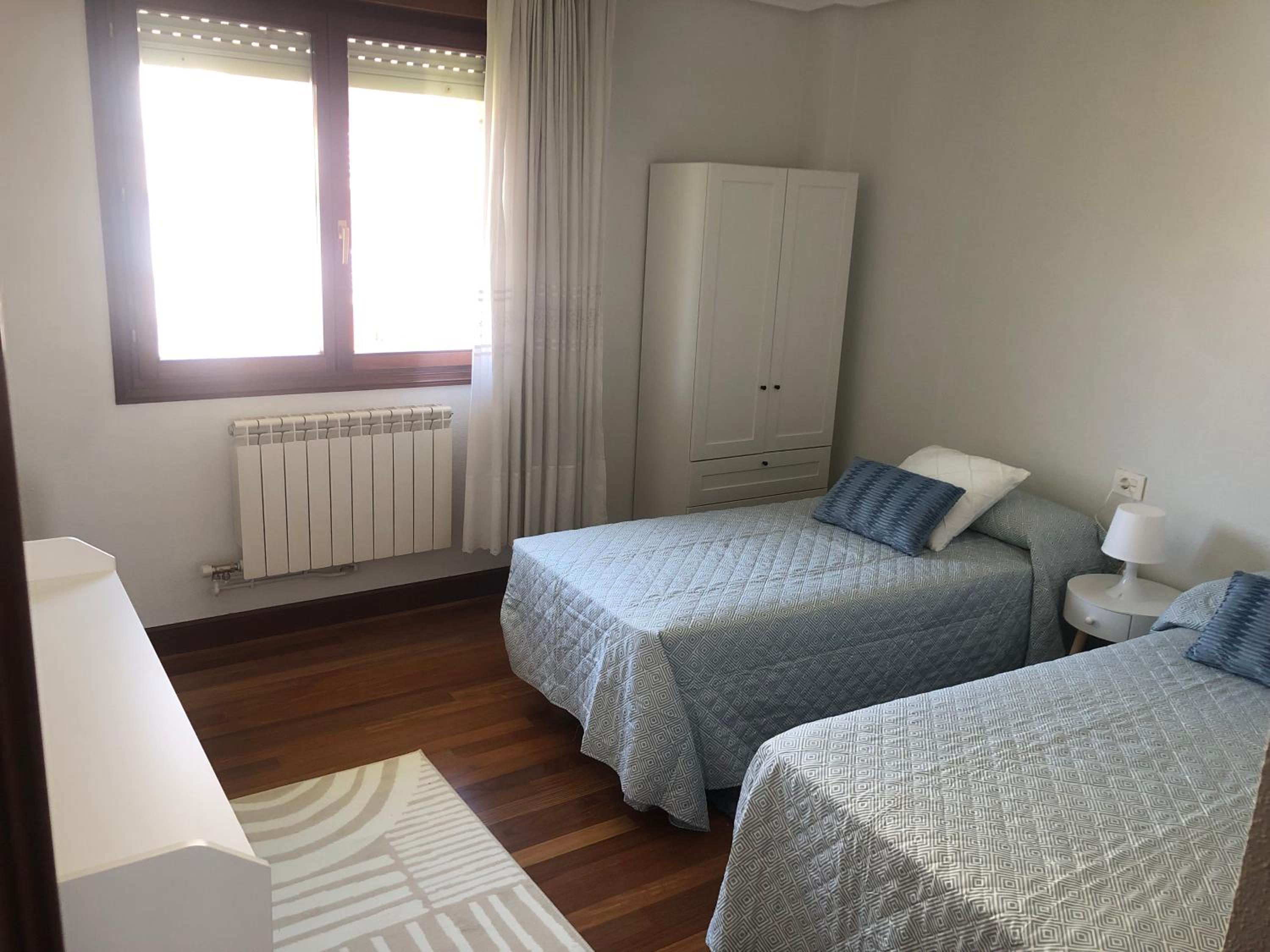 Apartamento dúplex junto a la playa con garaje