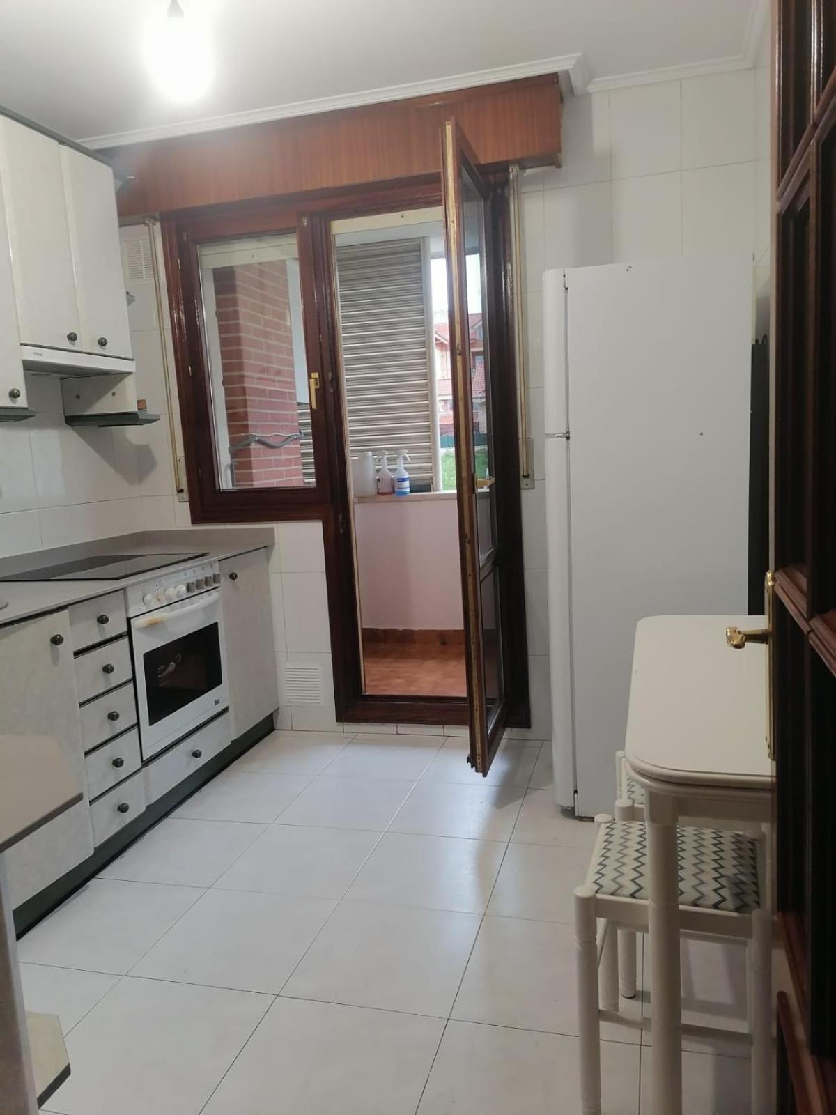 Apartamento dúplex junto a la playa con garaje