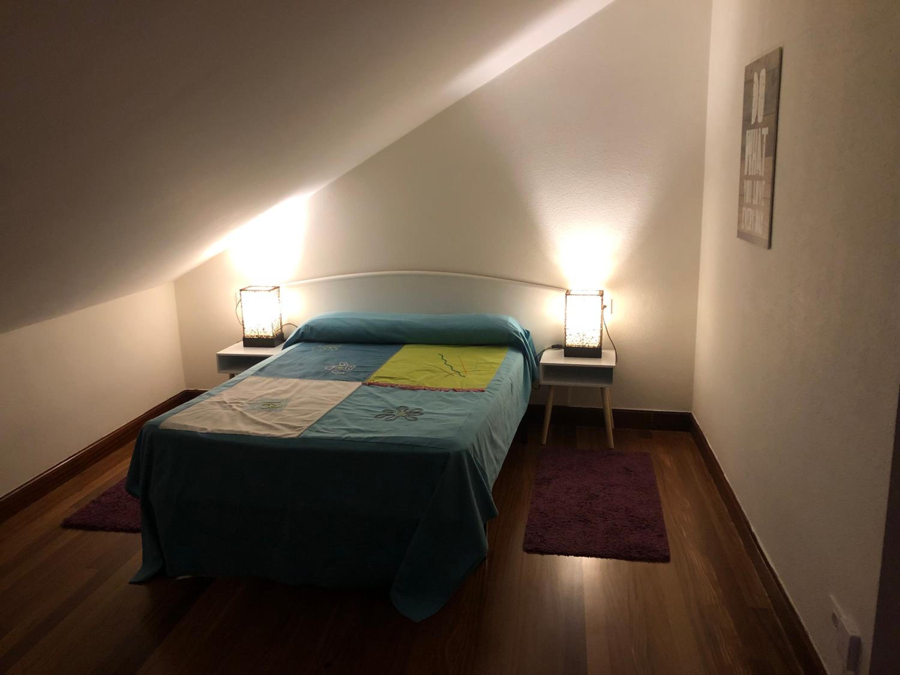 Apartamento dúplex junto a la playa con garaje