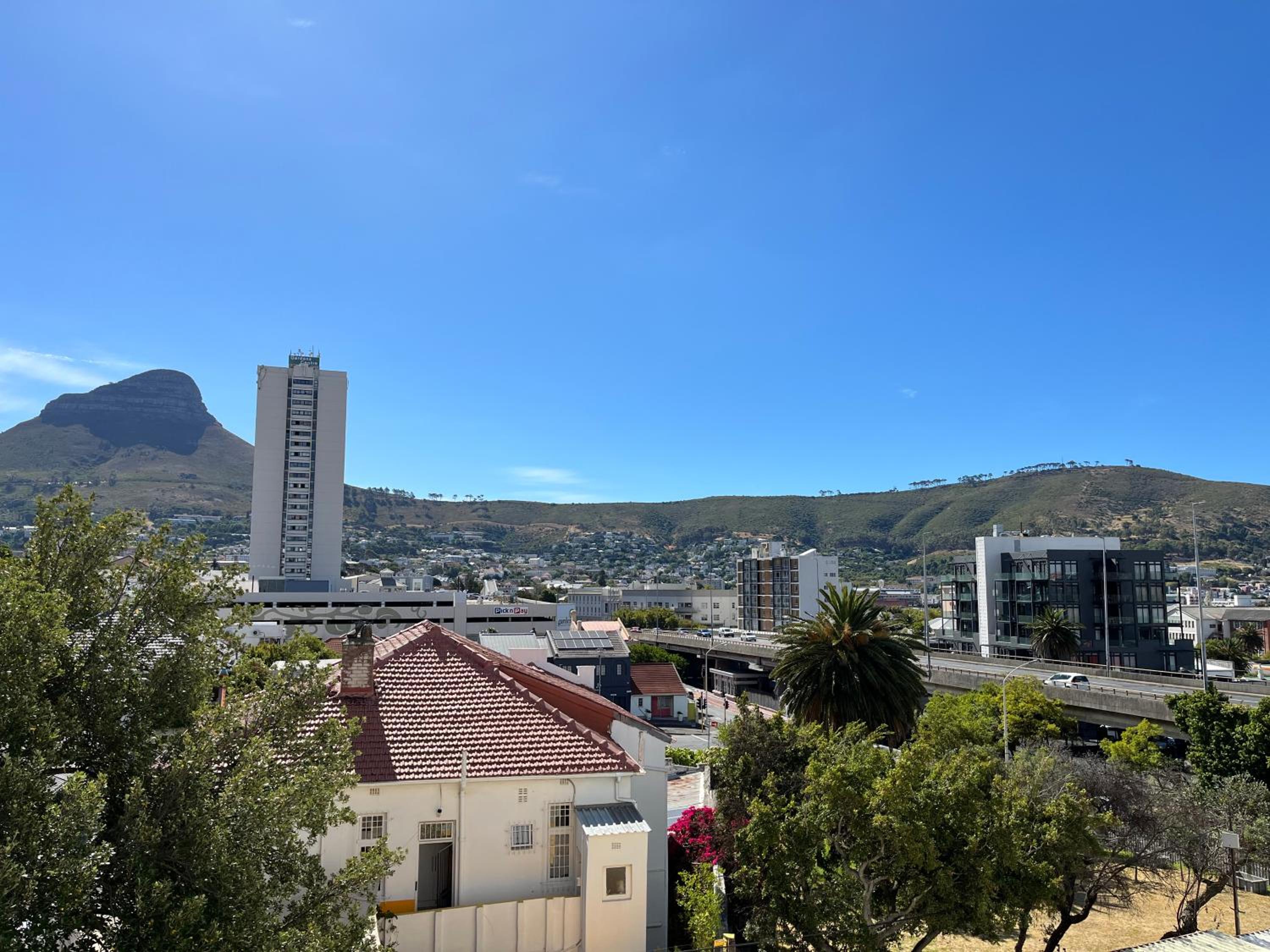 Gardens Apartment Stunning Mountain Views