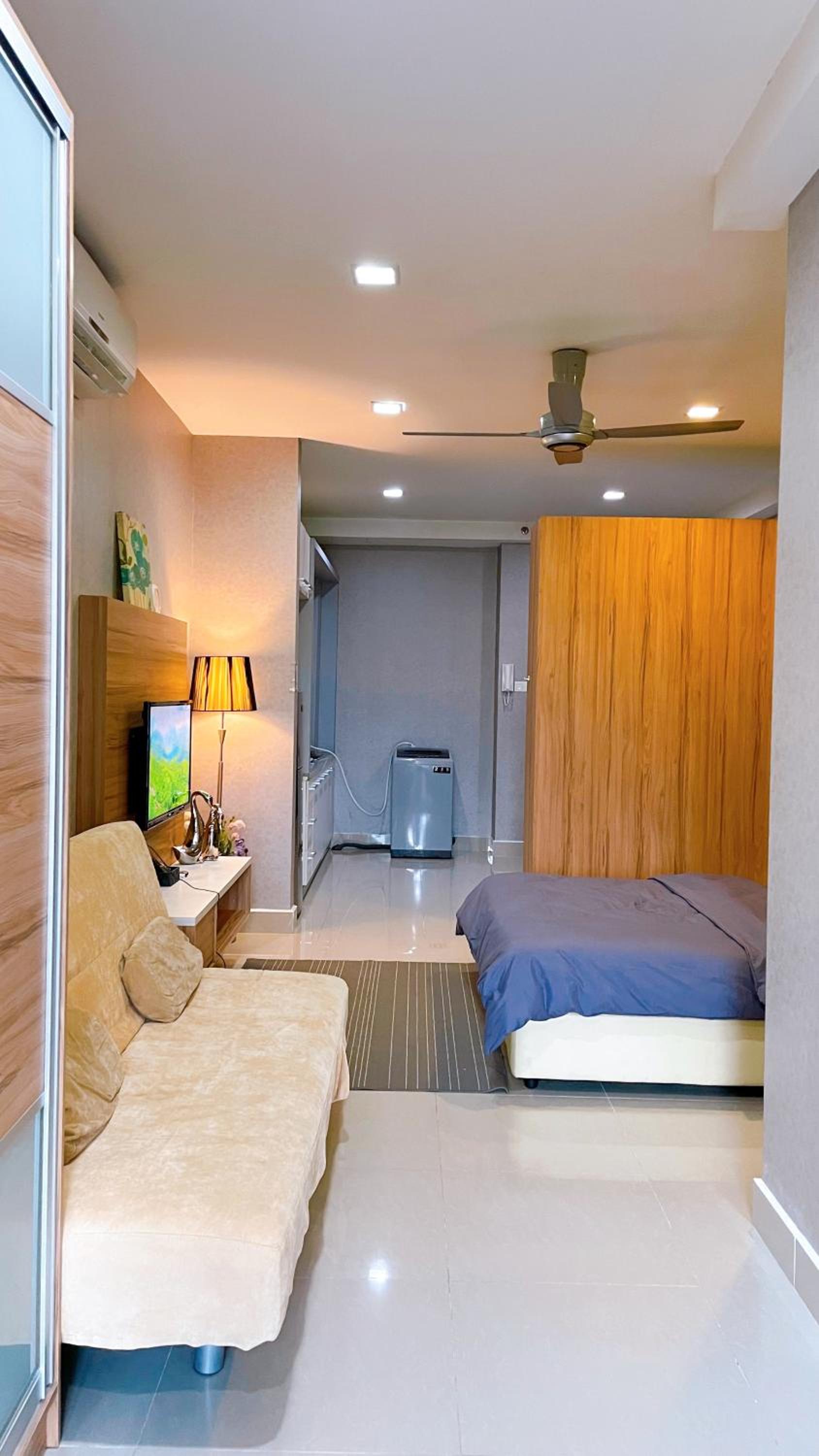 Studio at Shaftsbury Residences 1 photo 6