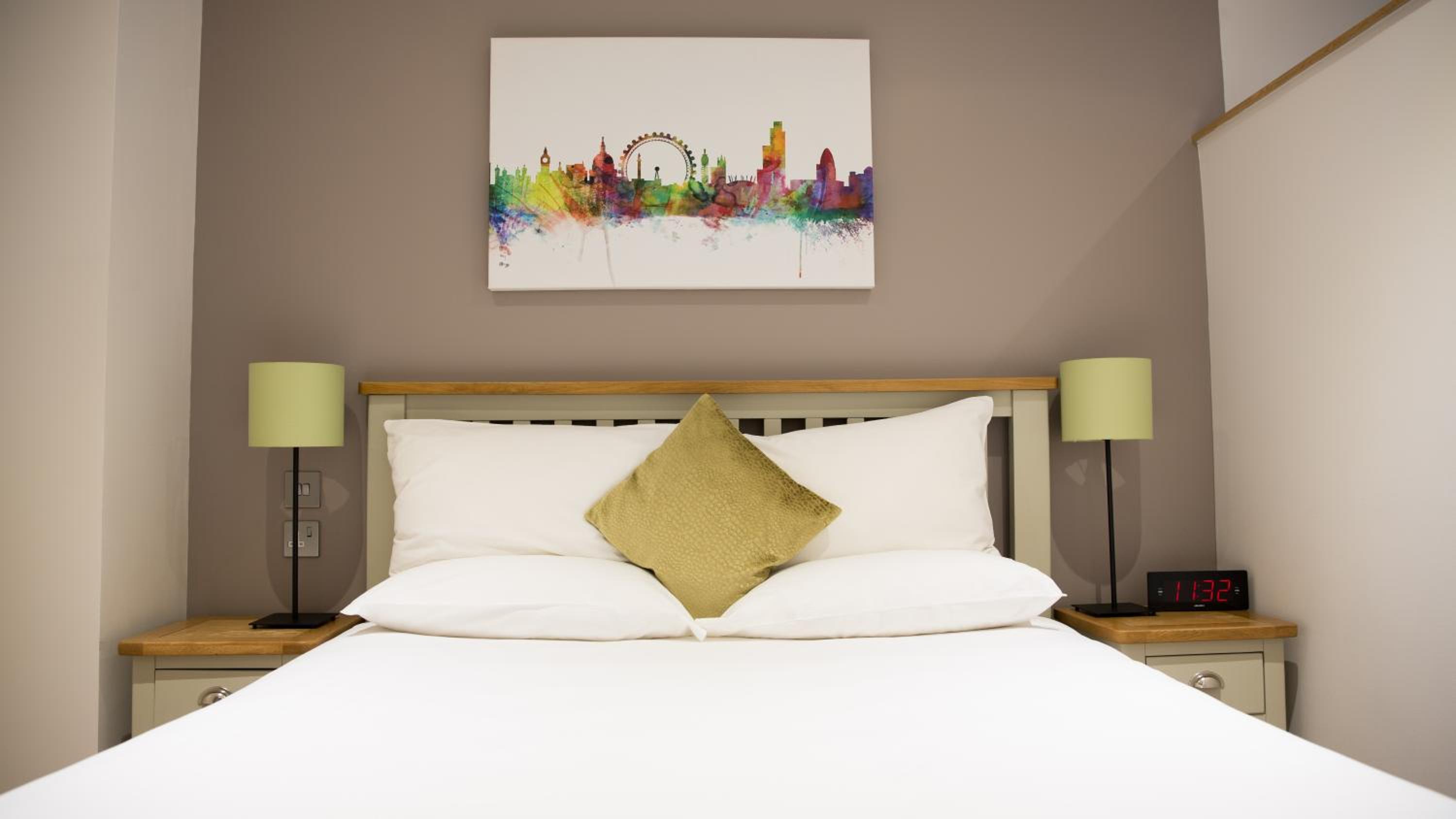 Barbican Serviced Apartments by LovelyStay