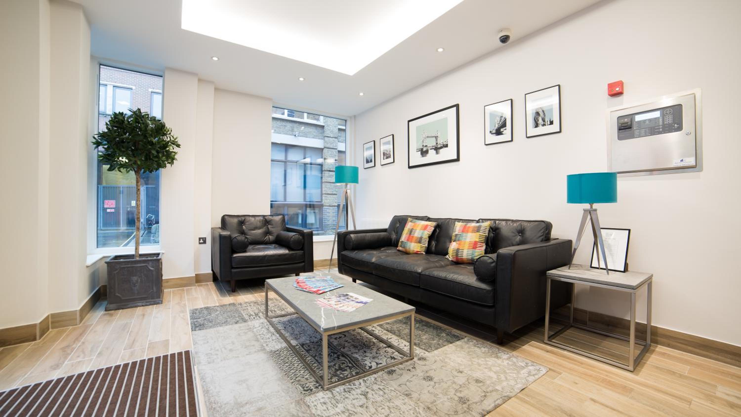 Barbican Serviced Apartments by LovelyStay