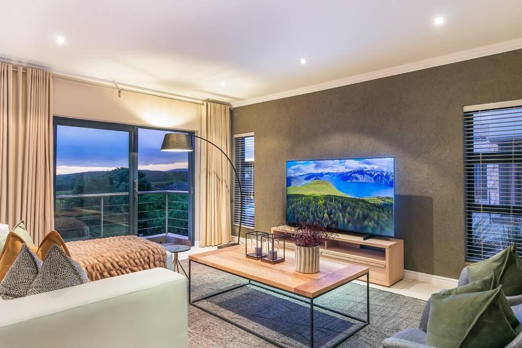 Luxury Views + Excellence - Pezula no Loadshedding view 3