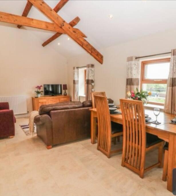 Y Deri, fantastic views, near Snowdonia view 2