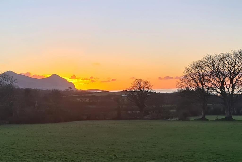 Y Deri, fantastic views, near Snowdonia view 4