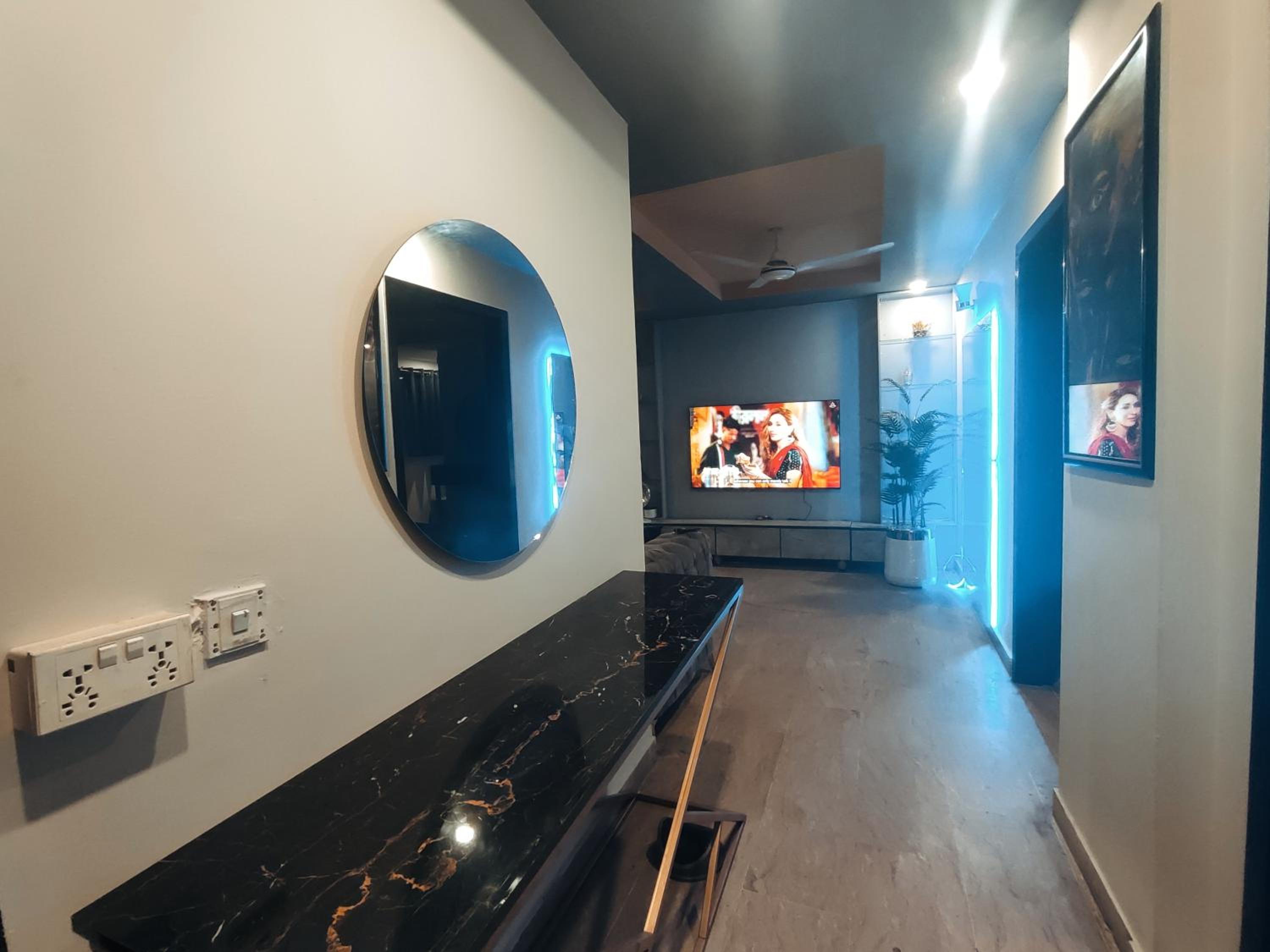 Stay in COMFORT & LUXURY! view 3