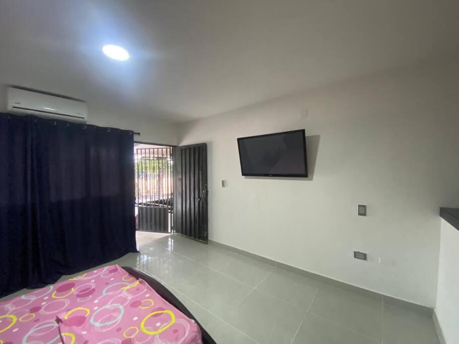 Comfortable apartment very close to the airport