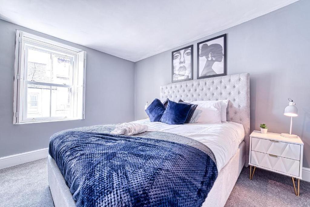 Deluxe Gem of Bath - Football Table - Sleeps 10