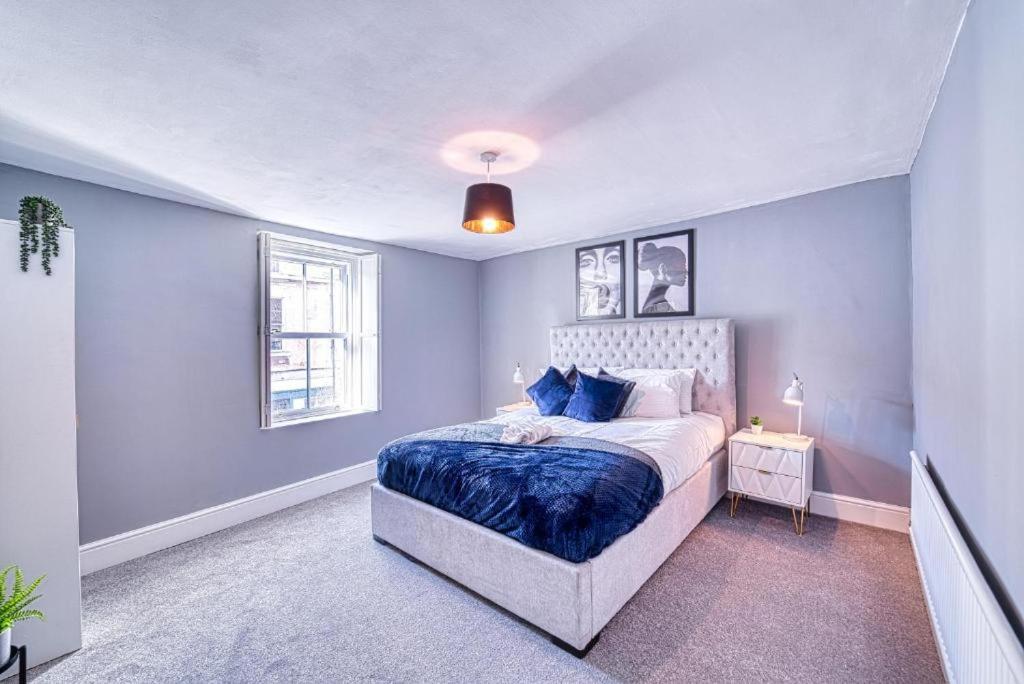 Deluxe Gem of Bath - Football Table - Sleeps 10