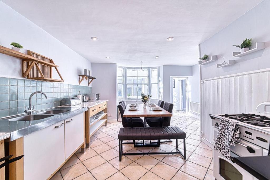 Deluxe Gem of Bath - Football Table - Sleeps 10