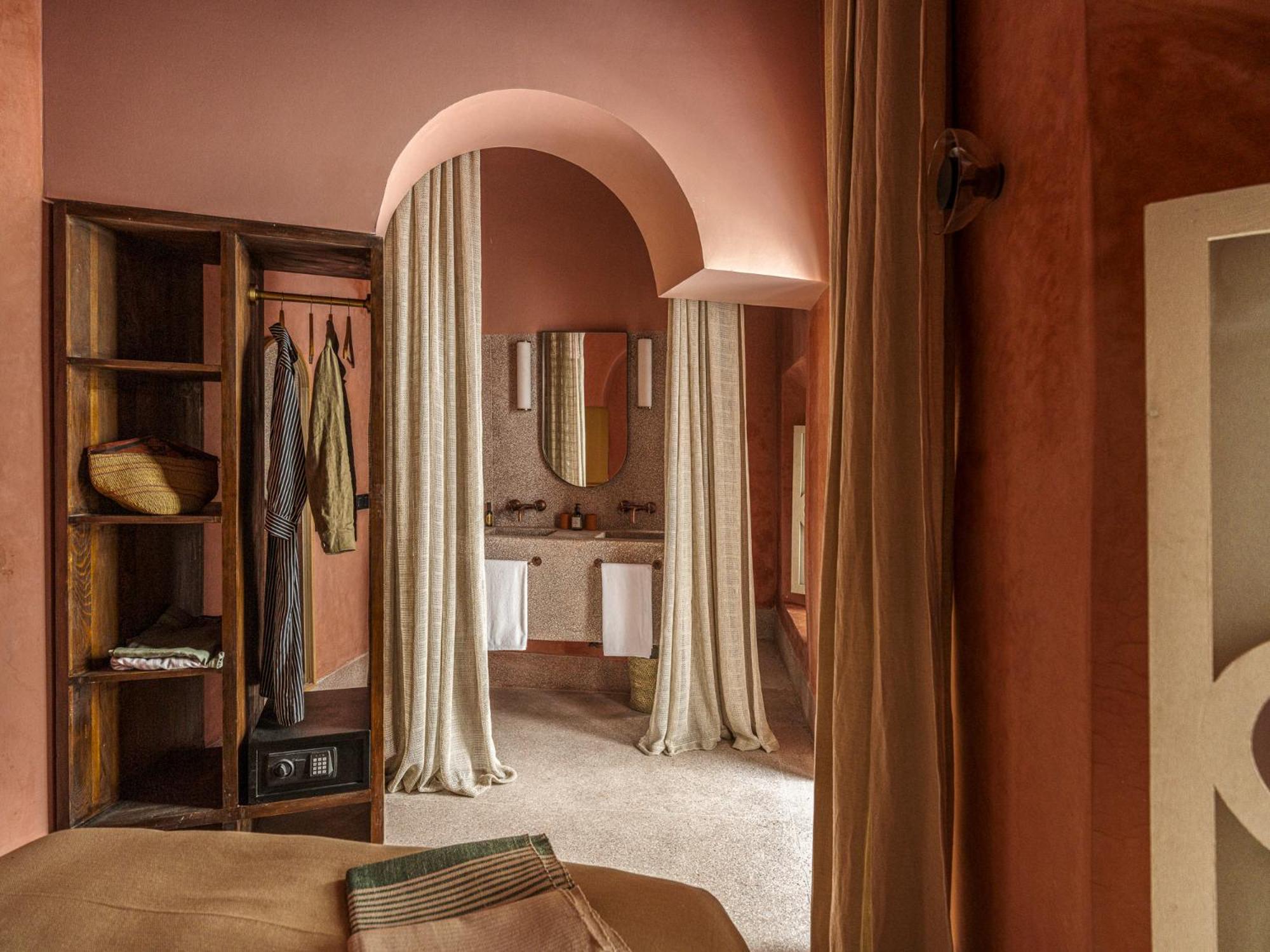 Riad Brummell Medina