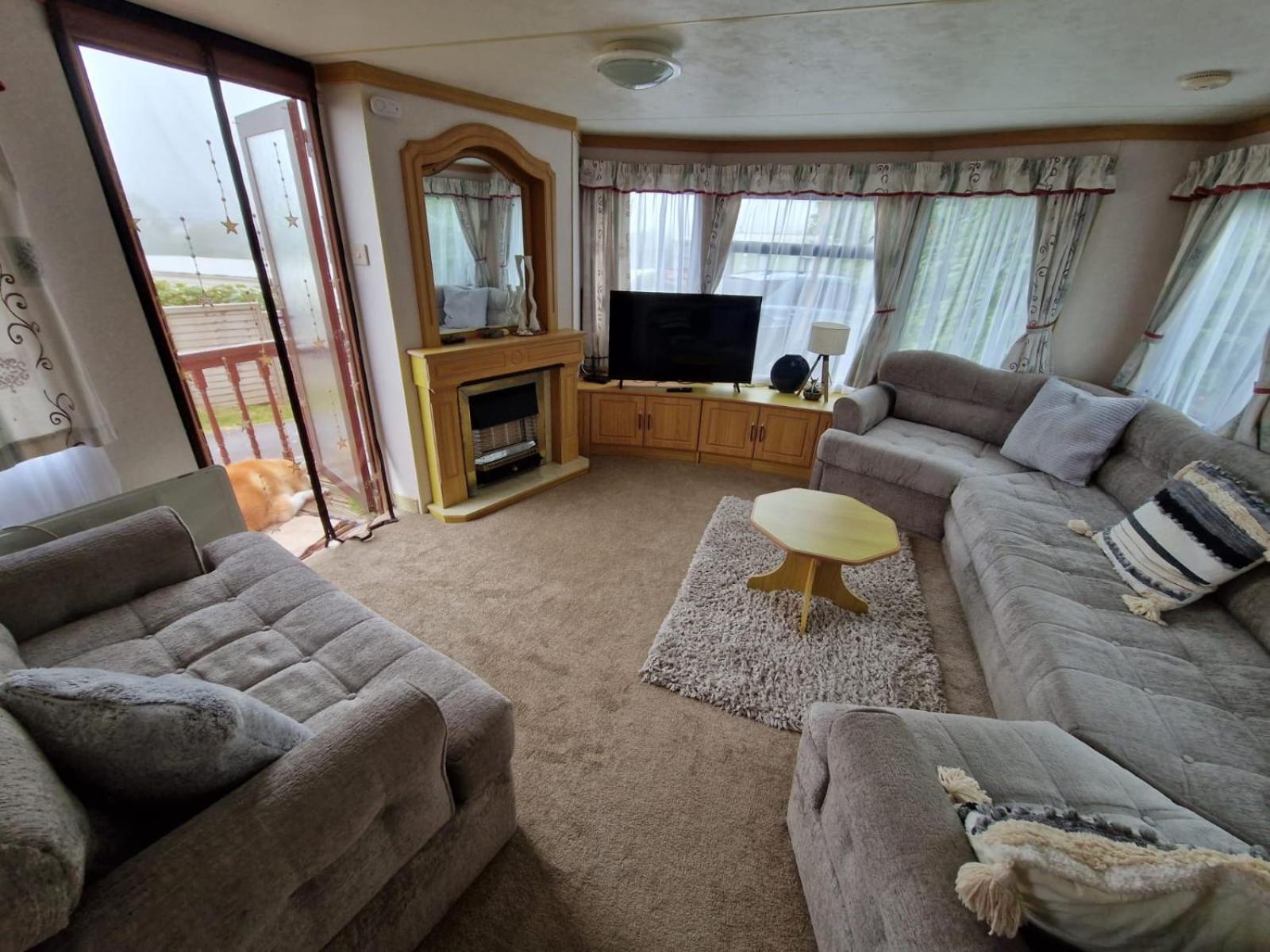 Hilltop Hideaway 2 Bed Caravan with Panoramic Town Scenery in Aberystwyth Holiday Village view 3
