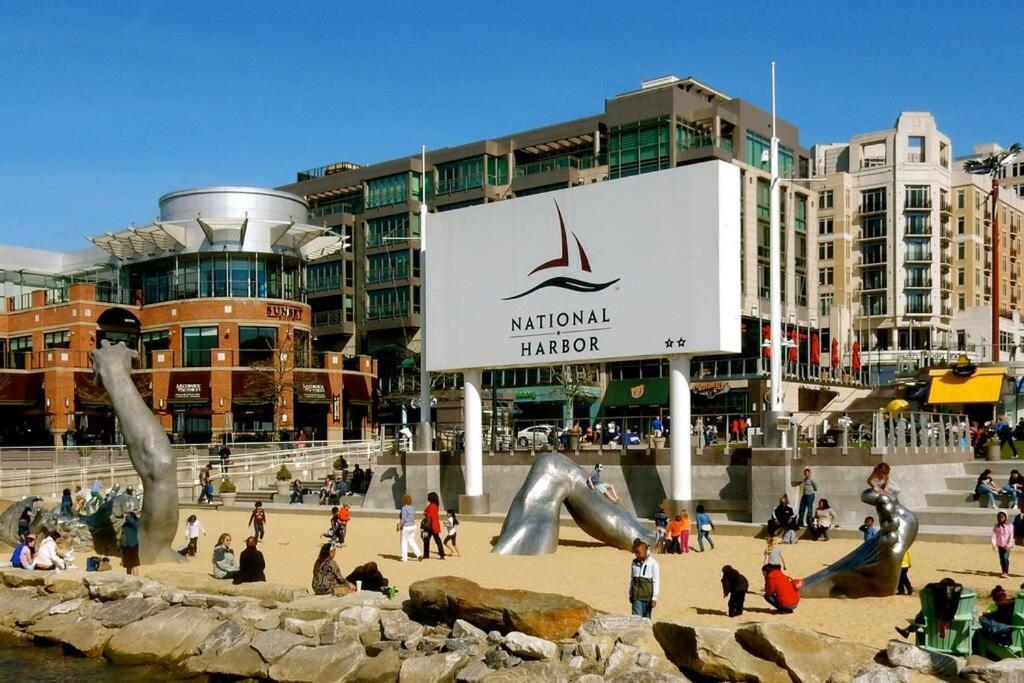 Charming Family Home Sleeps 8 near DC, Historic Old Town VA, & National Harbor view 2