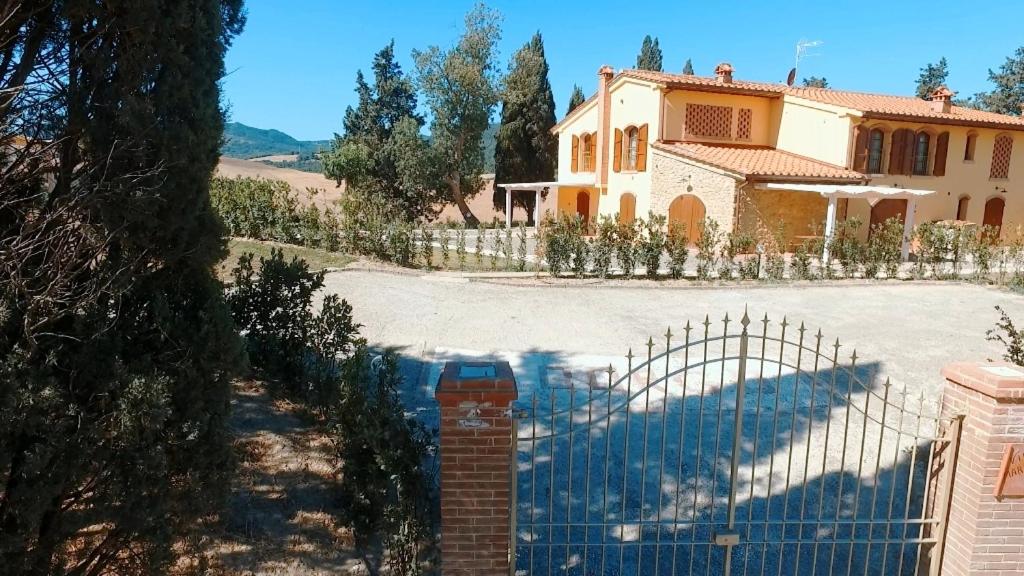 Villa Borgo del Silenzio with private pool, 5 apartments view 5