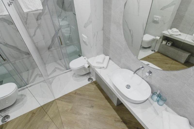 Rewal - 6 Person - Premium Baltic Apartment with Garden