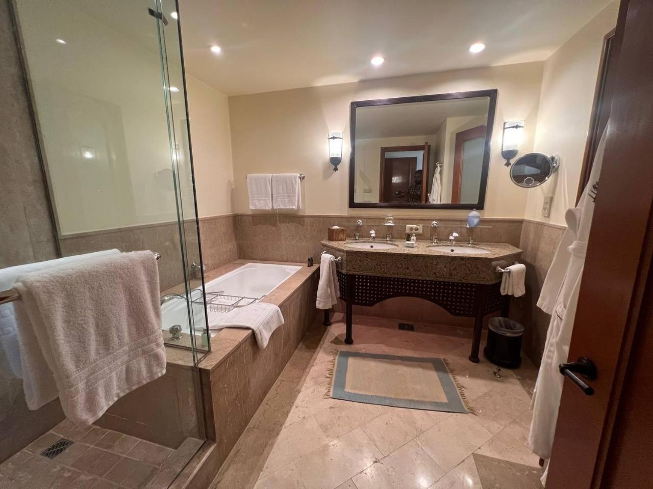 Royal Arabian Stylish Chalets in Four Seasons Resort - By Royal Vacations view 4